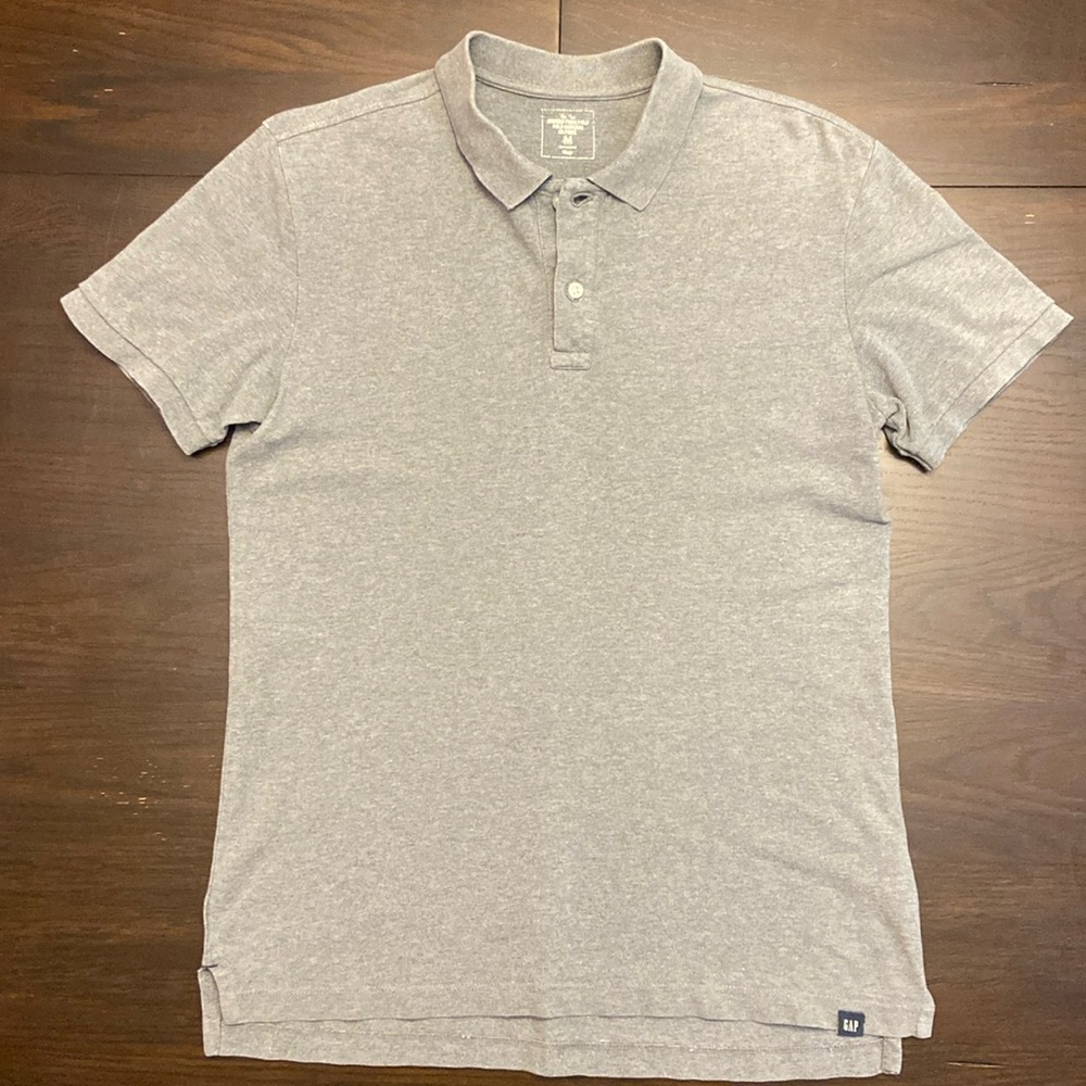 Gap Grey Polo - Sz. medium - Condition 6/10.